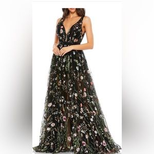 Mac Duggal Plunging Floral Net A Line G; SIZE 14